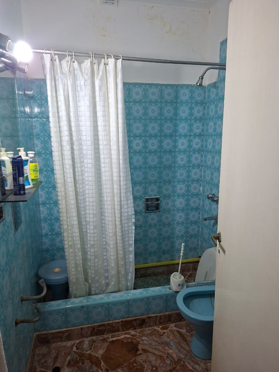Casa totalmente a refaccionar - 9