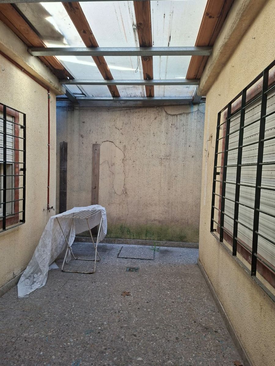 Casa totalmente a refaccionar - 11