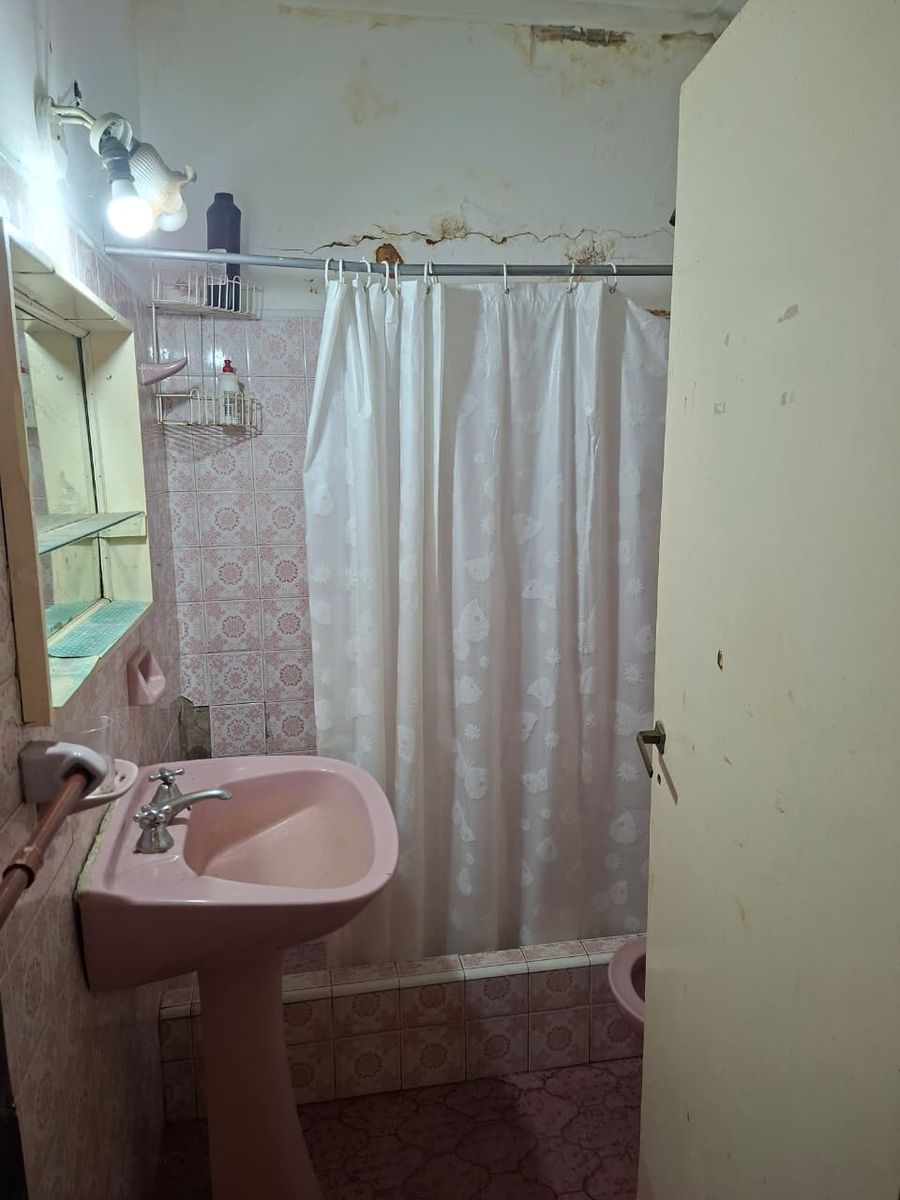 Casa totalmente a refaccionar - 13