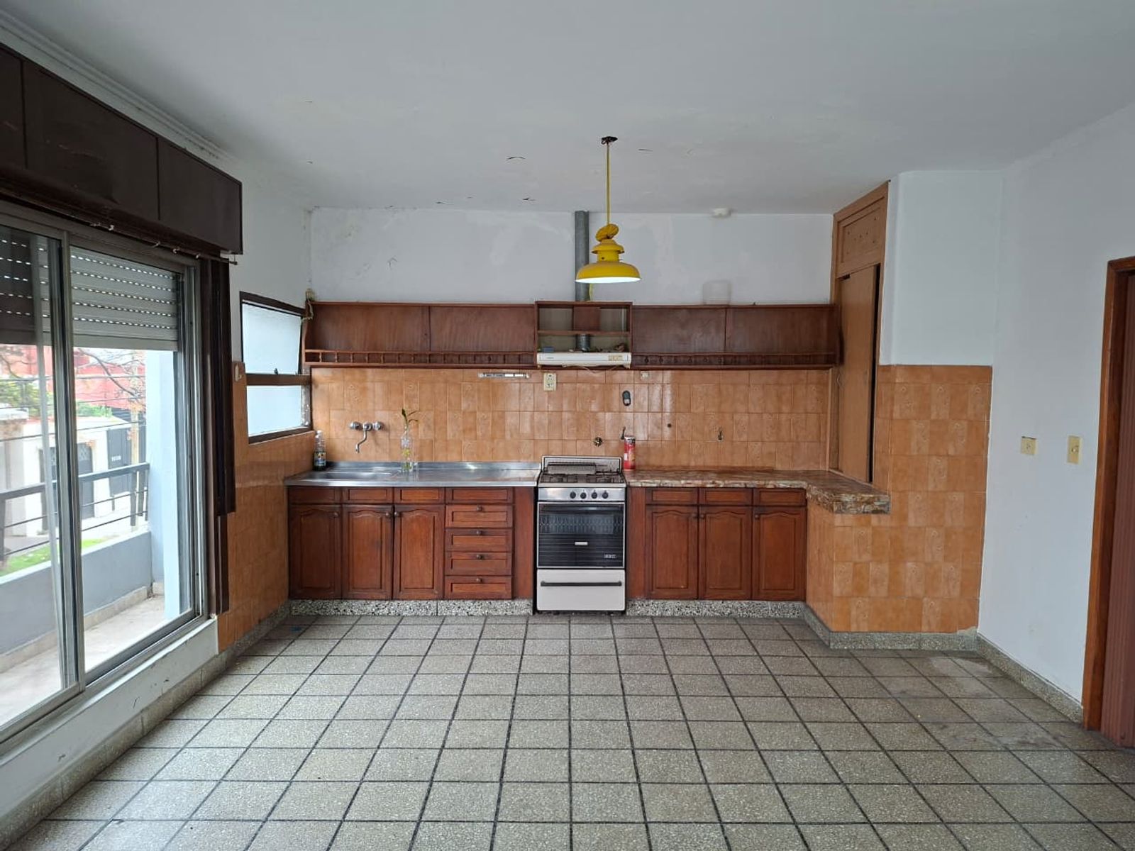 Gran PH 3 ambientes en primer piso - 25