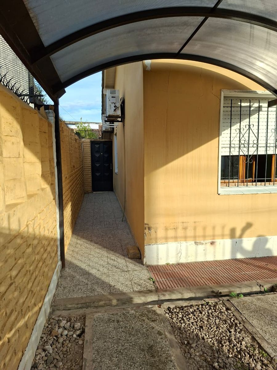 Excelente casa con Garage - 7