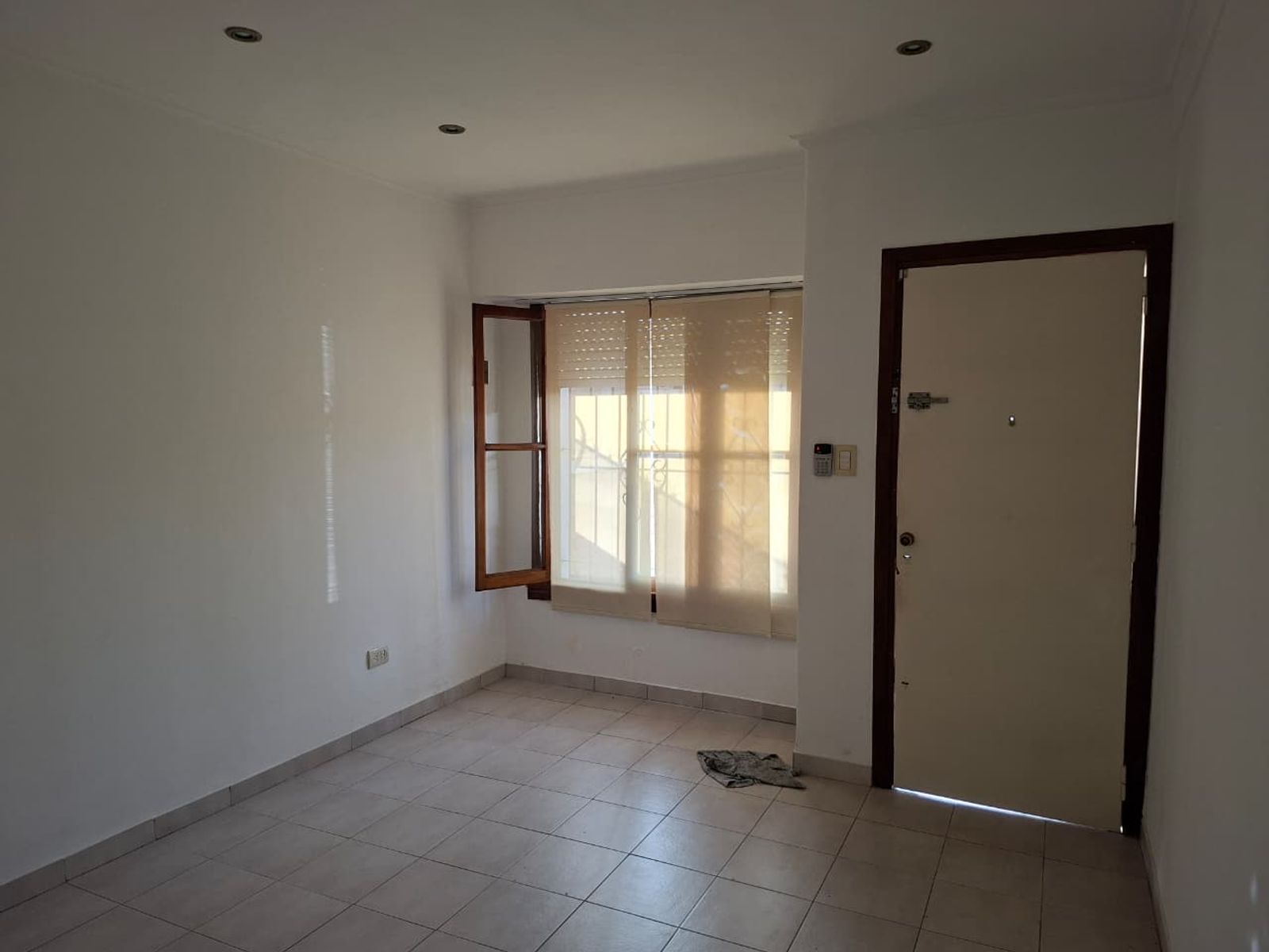 Excelente casa con Garage - 9