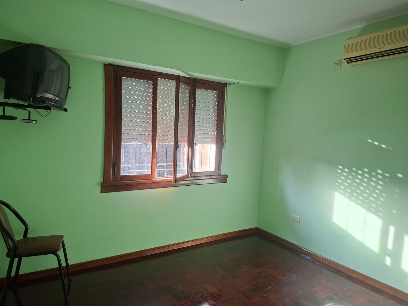 Excelente casa con Garage - 15