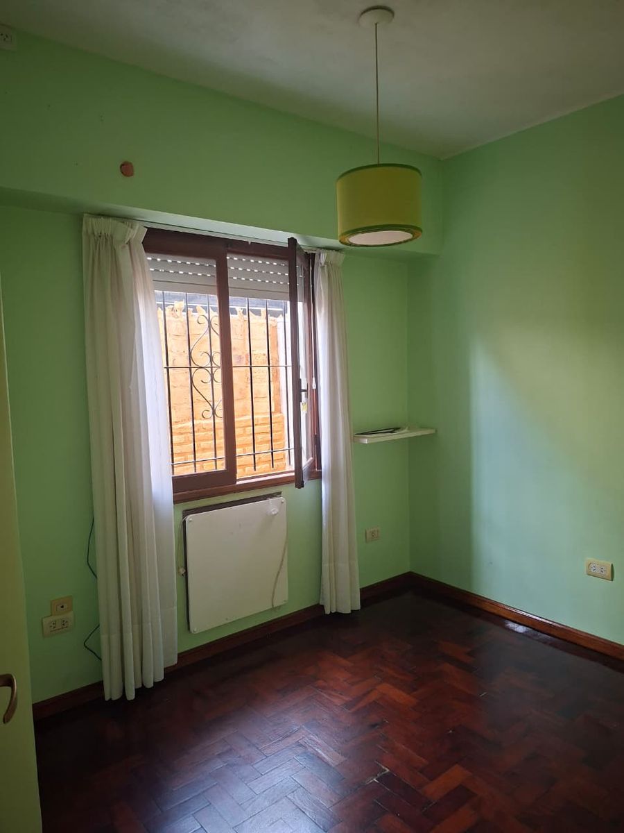 Excelente casa con Garage - 18
