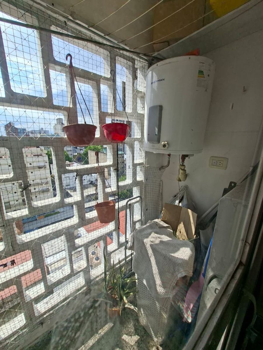 Departamento 3 ambientes solo para uso profesional - 1