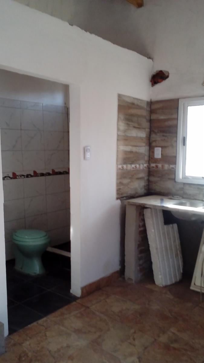 PH 2 ambientes. Ingreso por pasillo al fondo. En fase terminación. Baño y cocina completo. Buena ubicación. A 1 cuadra de varias líneas de colectivos:87, 127, 314, 670. — foto 2