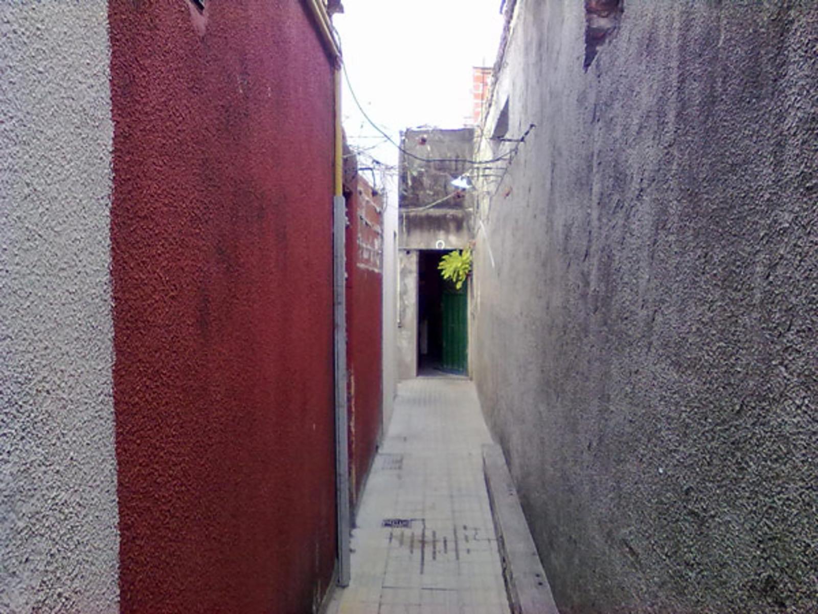 PH 2 ambientes. Ingreso por pasillo al fondo. En fase terminación. Baño y cocina completo. Buena ubicación. A 1 cuadra de varias líneas de colectivos:87, 127, 314, 670. — foto 4
