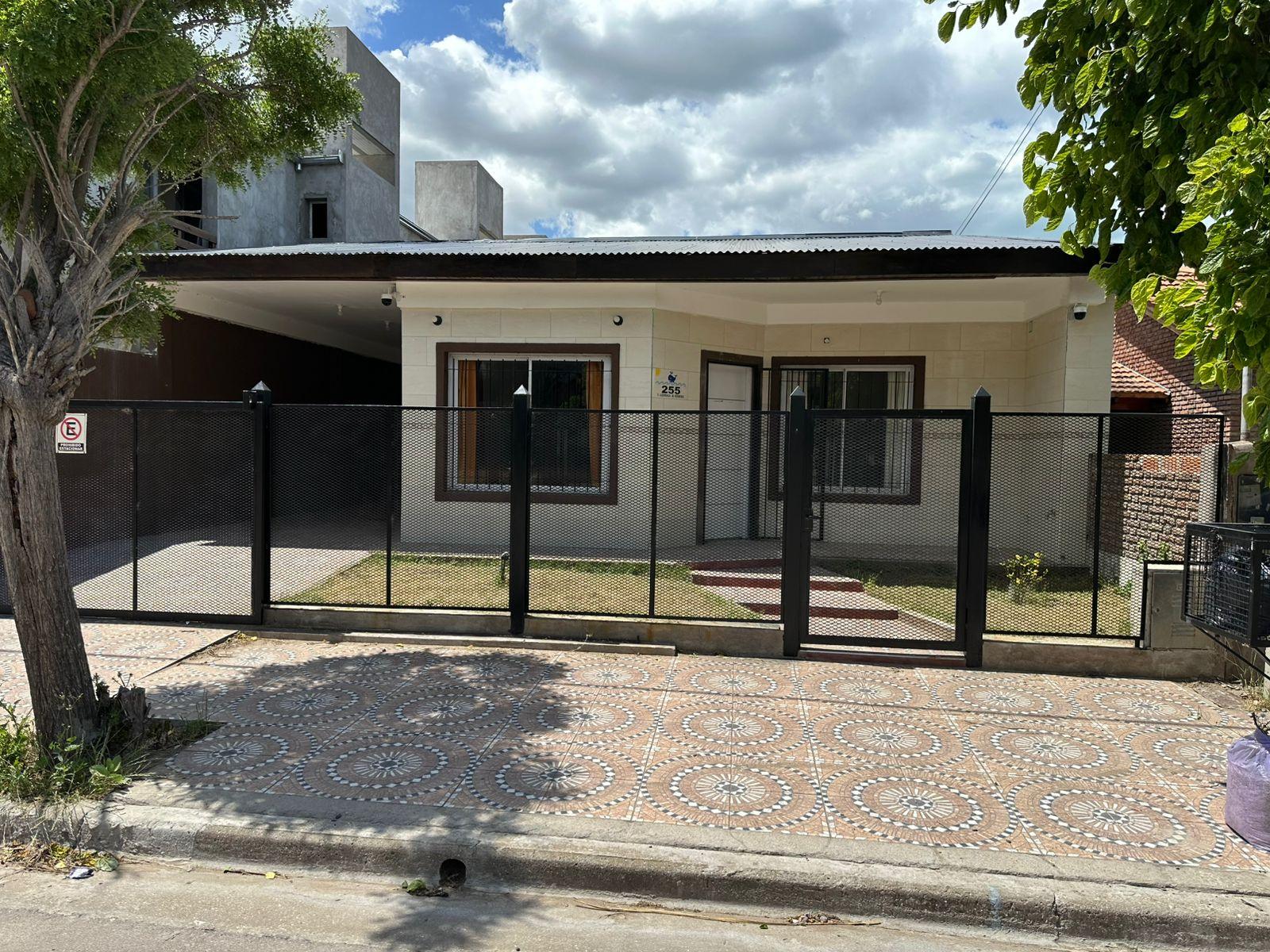 CASA PARA 6 PERSONAS EN HERMOSA UBICACION - 2