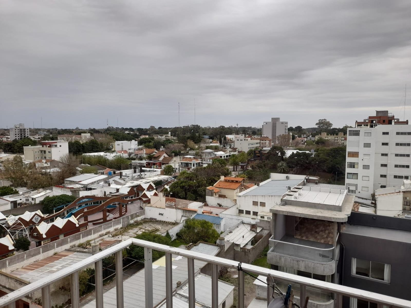 DEPARTAMENTO CENTRICO Y A MTS DEL MAR — foto 6