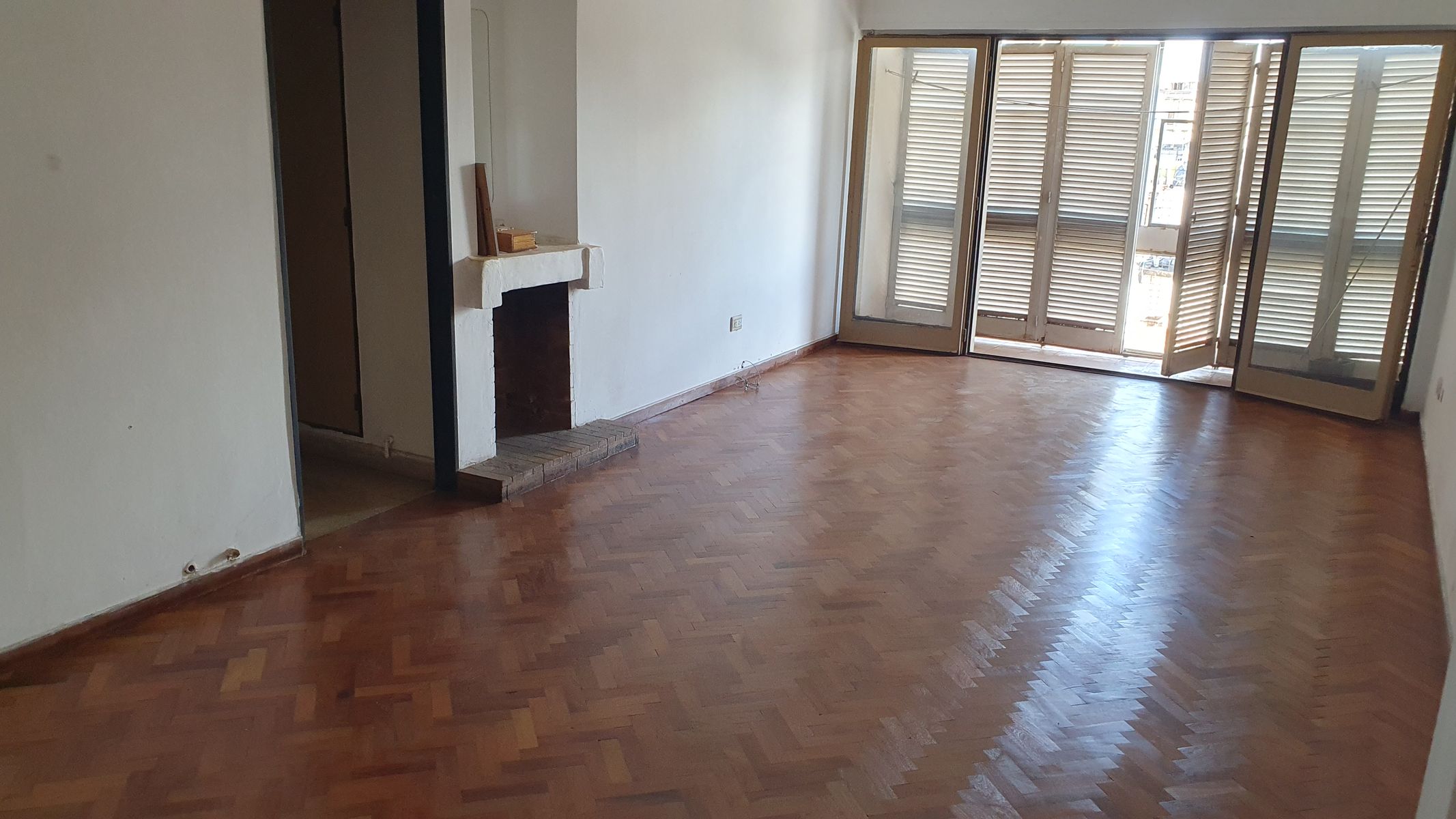 Alquilo Semi piso de 4 dorm. 2 bñs en 4to piso externo con balcon muy luminoso. - 2