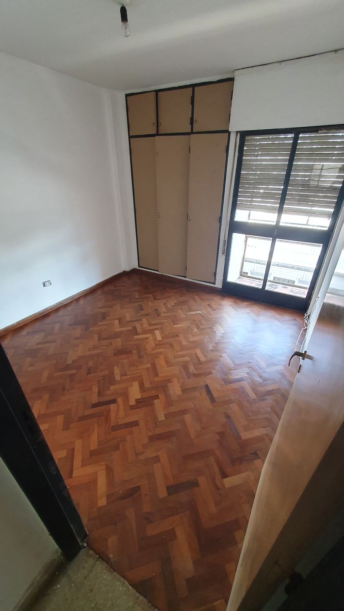 Alquilo Semi piso de 4 dorm. 2 bñs en 4to piso externo con balcon muy luminoso. - 6