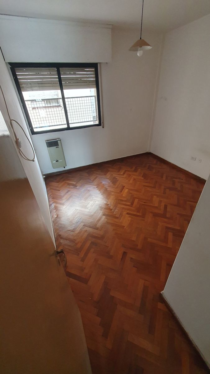Alquilo Semi piso de 4 dorm. 2 bñs en 4to piso externo con balcon muy luminoso. - 8