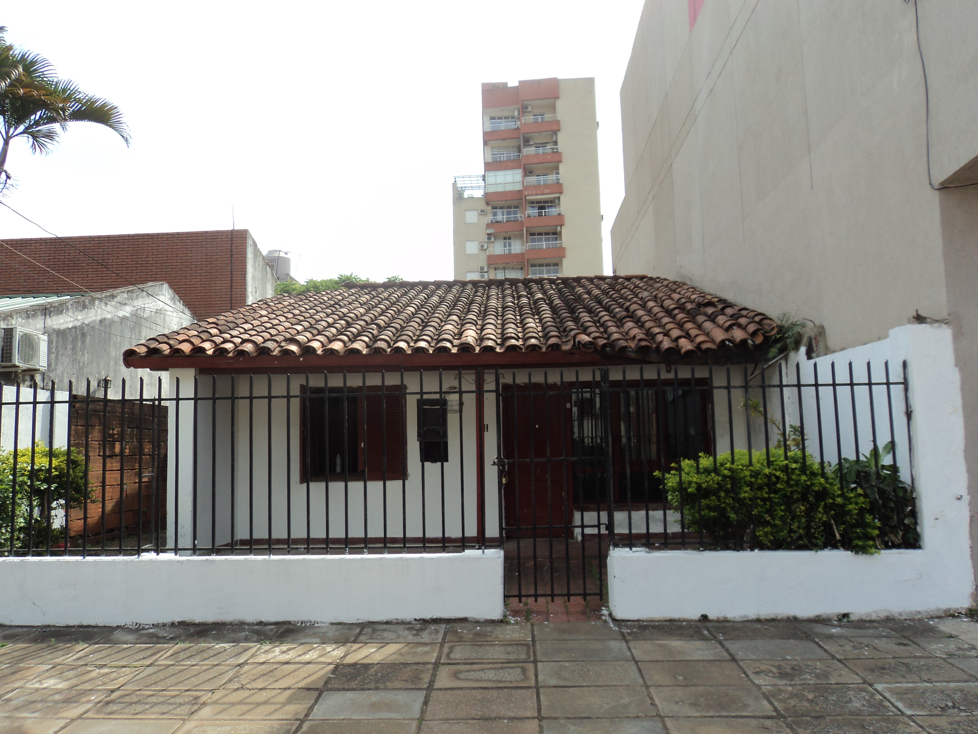 Casa en Villa Sarita en frente al Club Guarany — foto 2