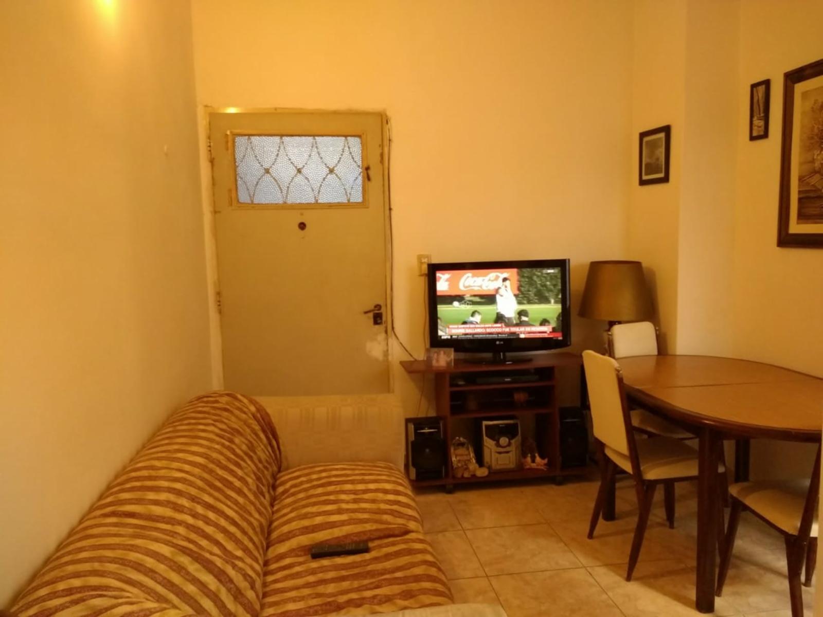 TIPO CASA DE 3 AMBIENTES CON PATIO Y TERRAZA — foto 2