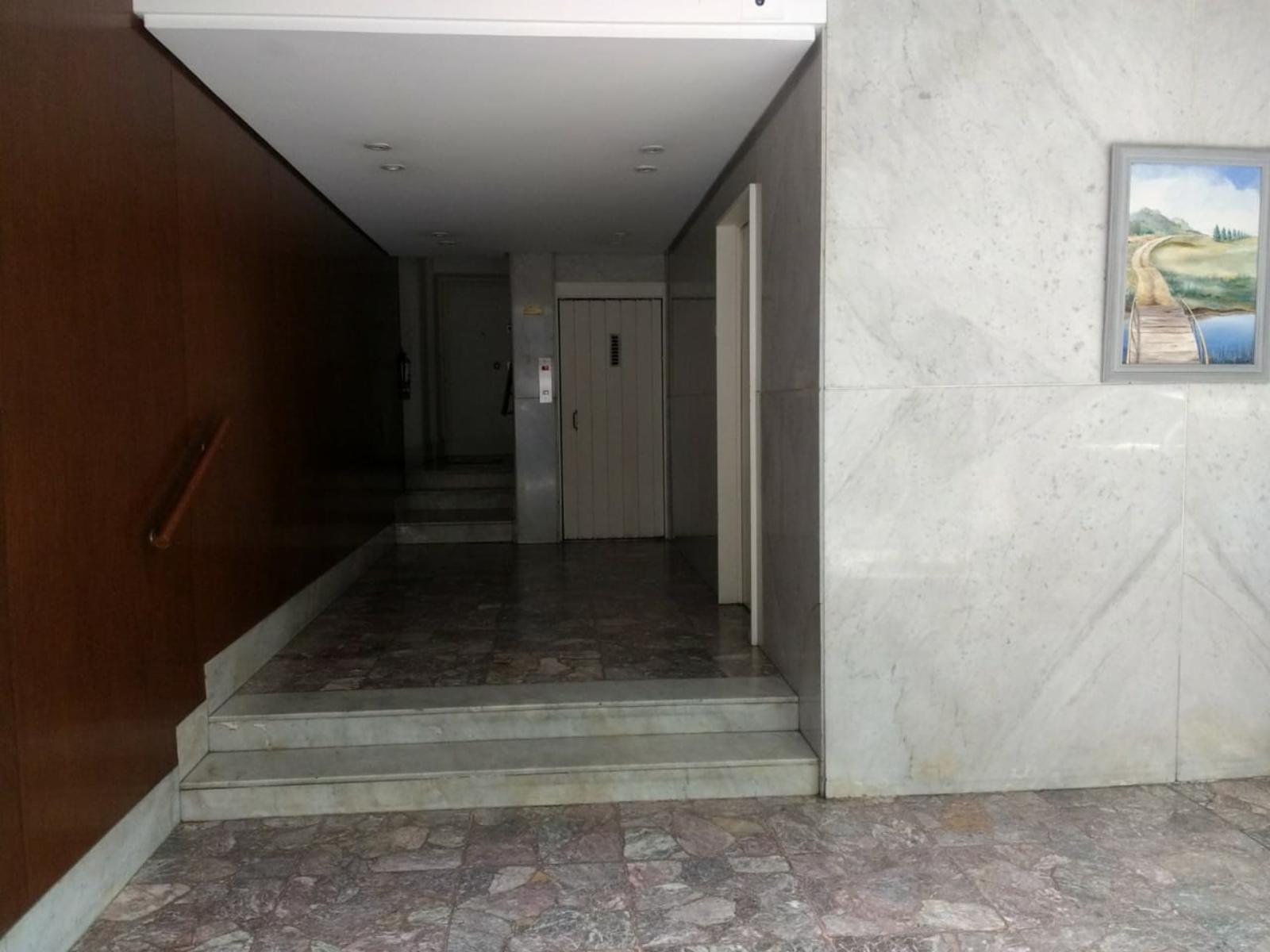 SEMIPISO DE 4 AMBIENTES EN FLORESTA — foto 2