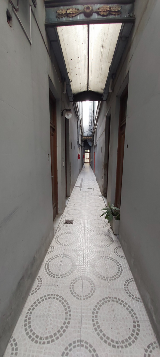 TIPO CASA DE 5 AMBIENTES EN FLORESTA — foto 2