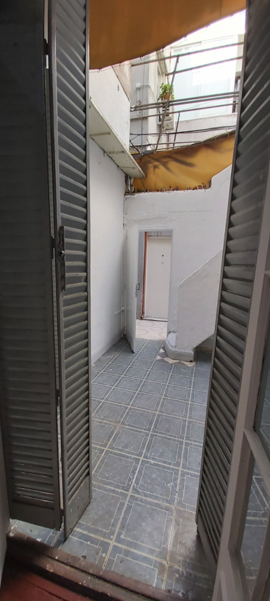 TIPO CASA DE 5 AMBIENTES EN FLORESTA — foto 4