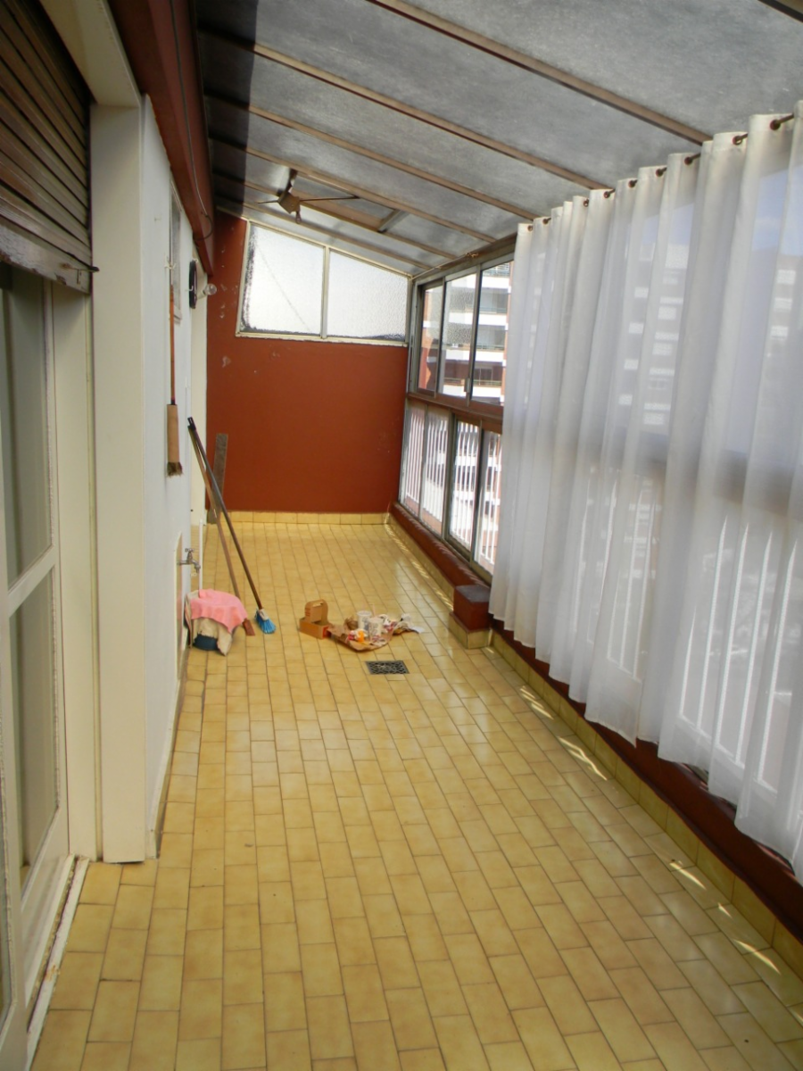 SEMIPISO DE 3 AMBIENTES CON BALCÓN EN FLORESTA — foto 4