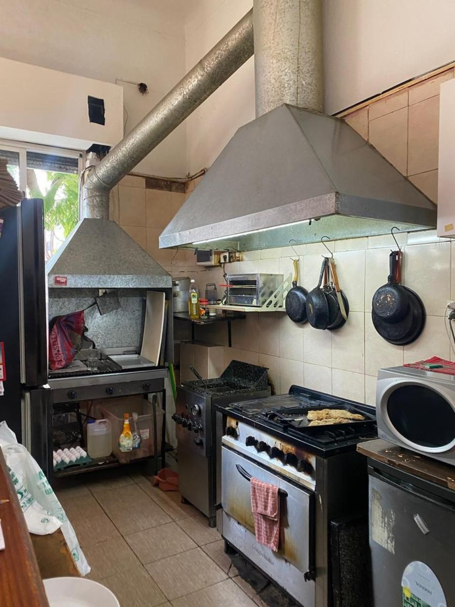 CASA CON LOCAL SOBRE LOTE DE 8.66 X 18.82 — foto 4