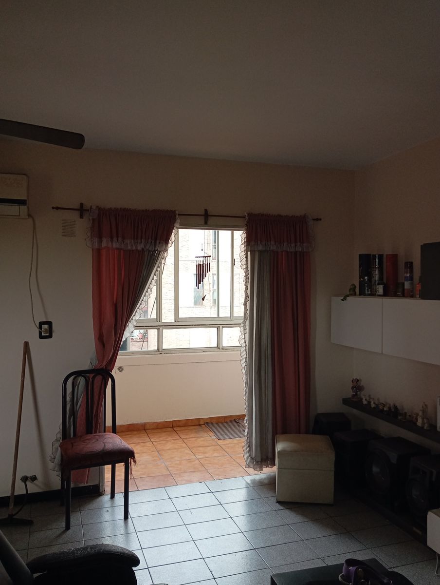 DEPARTAMENTO DE 4 AMBIENTES AMPLIOS CON BALCON — foto 5