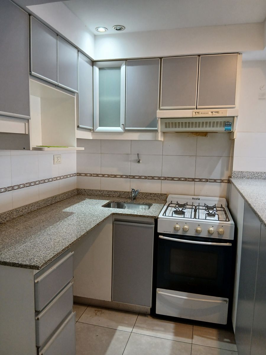 AMPLIO MONOAMBIENTE DIVISIBLE CON BALCON — foto 7