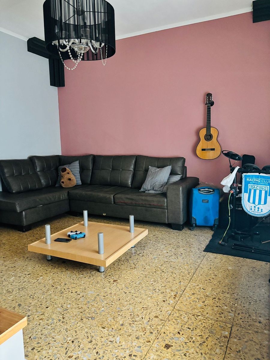 CASA EN LOTE PROPIO CON FONDO LIBRE Y PISCINA. - 3