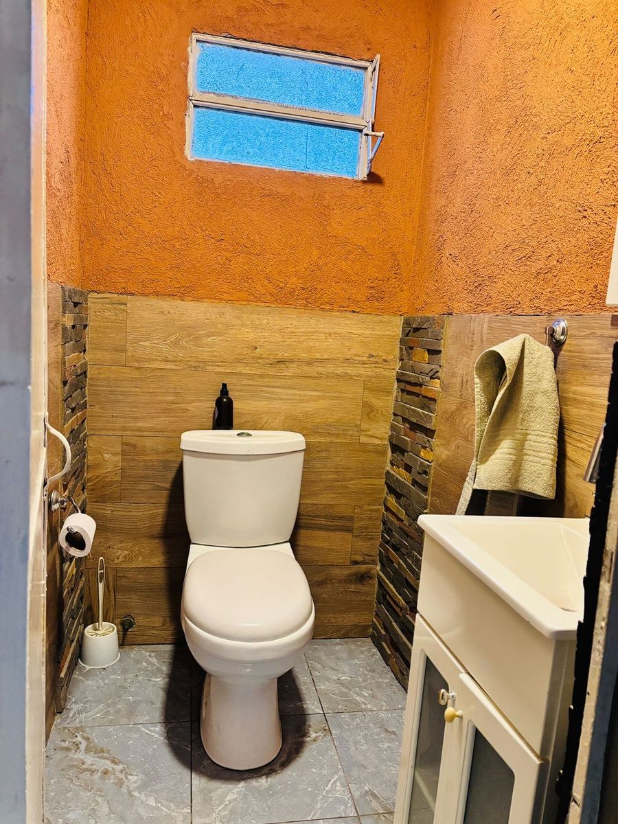 CASA EN LOTE PROPIO CON FONDO LIBRE Y PISCINA. - 15