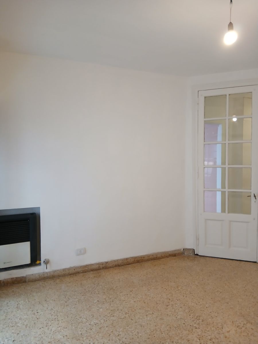 TIPO CASA DE 3 AMBIENTES CON PATIO, ENTRADA INDEPENDIENTE. — foto 11