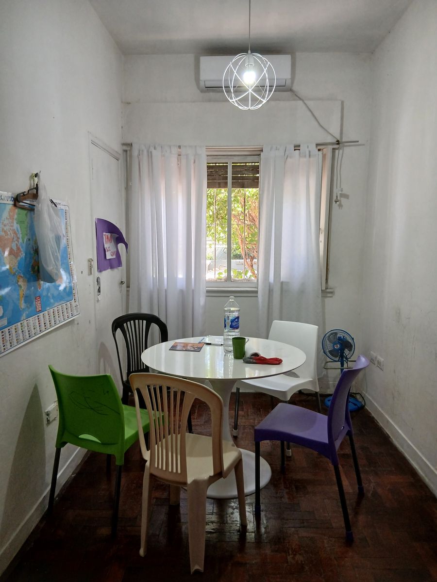 CASA DE 6 AMBIENTES EN FLORESTA — foto 2