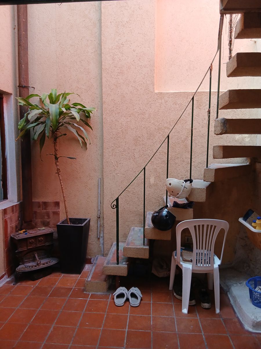 CASA DE 6 AMBIENTES EN FLORESTA — foto 5