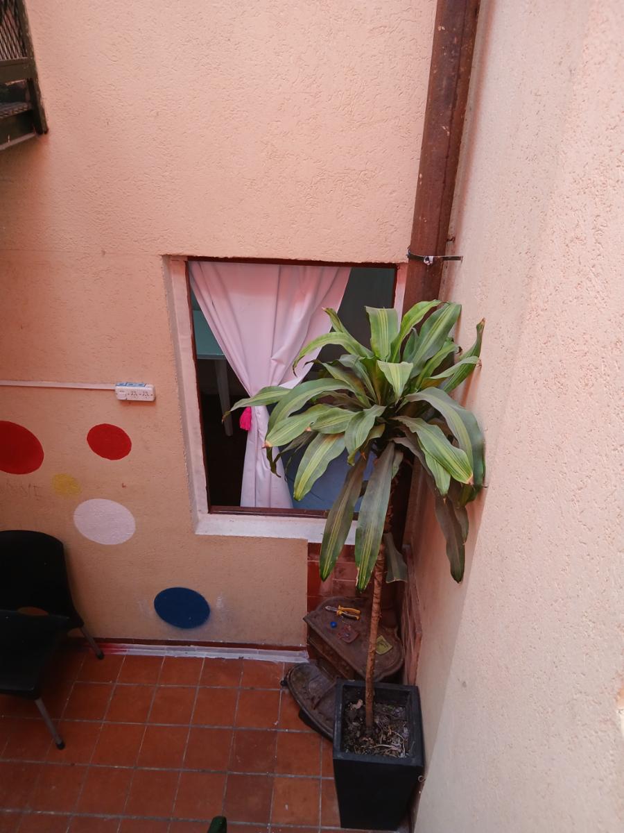 CASA DE 6 AMBIENTES EN FLORESTA — foto 6