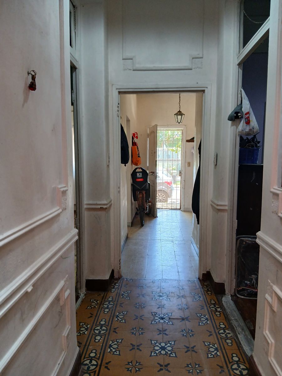 CASA DE 6 AMBIENTES EN FLORESTA — foto 7
