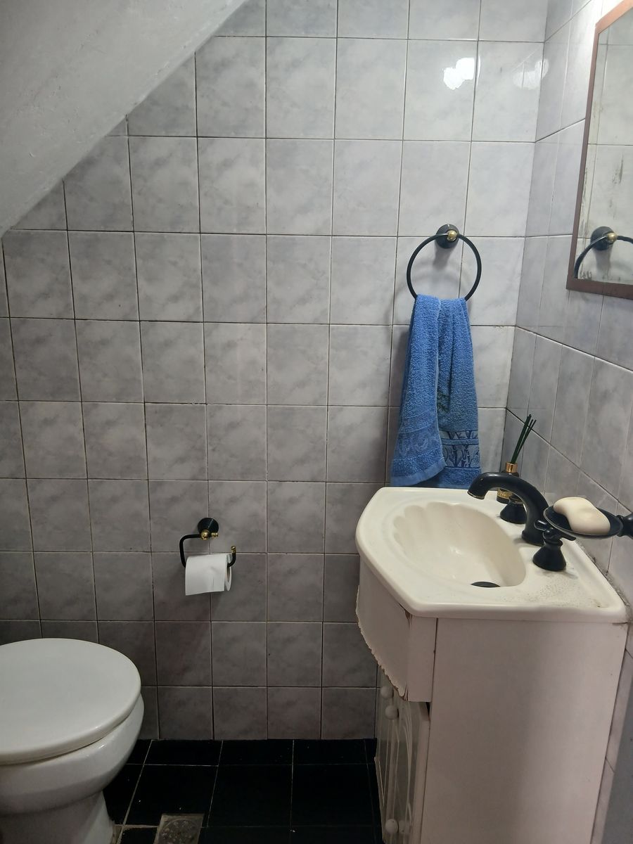 GRAN TIPO CASA DE 4 AMBIENTES CON PATIO Y TERRAZA. — foto 6
