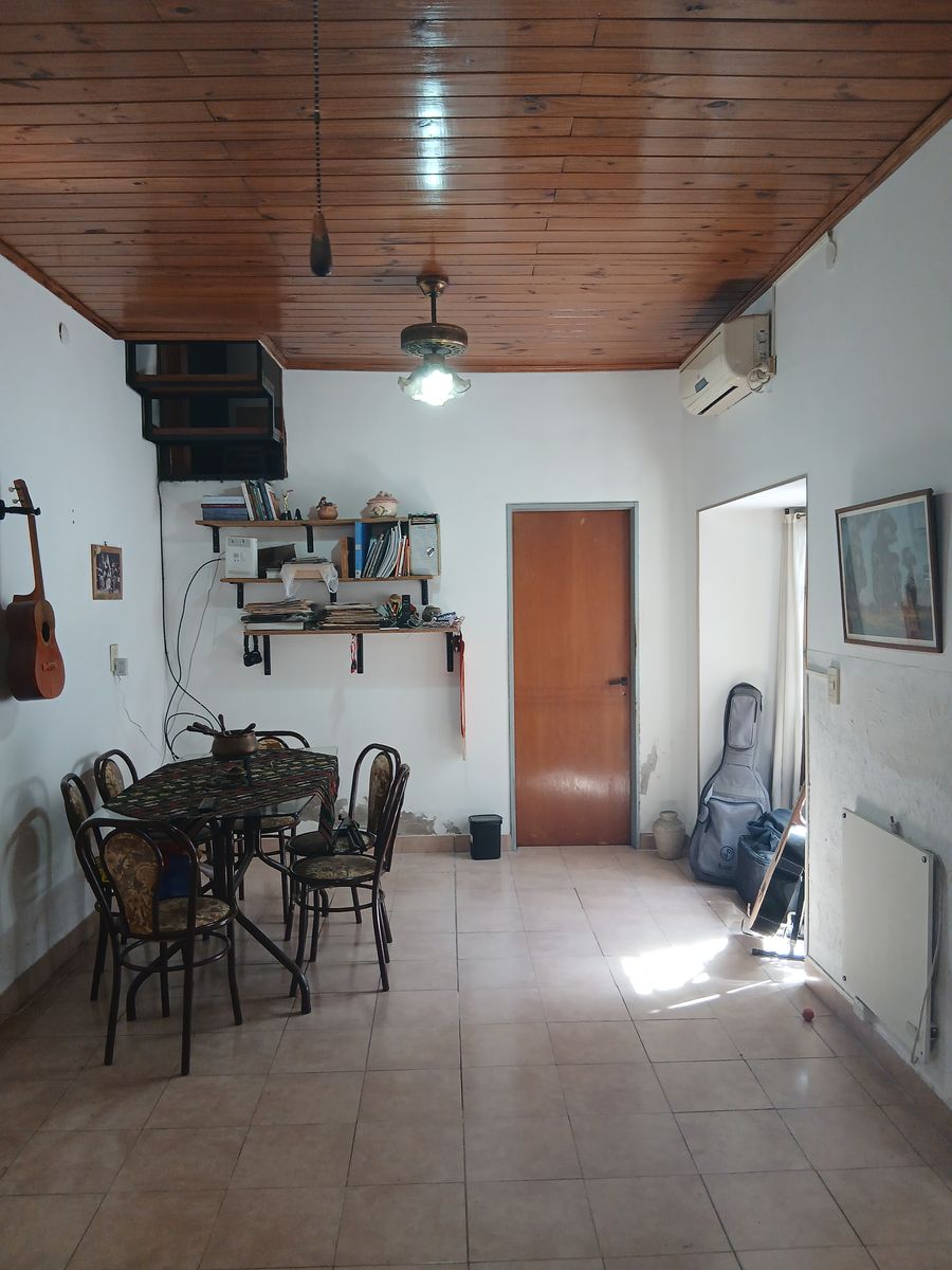 GRAN TIPO CASA DE 4 AMBIENTES CON PATIO Y TERRAZA. — foto 8