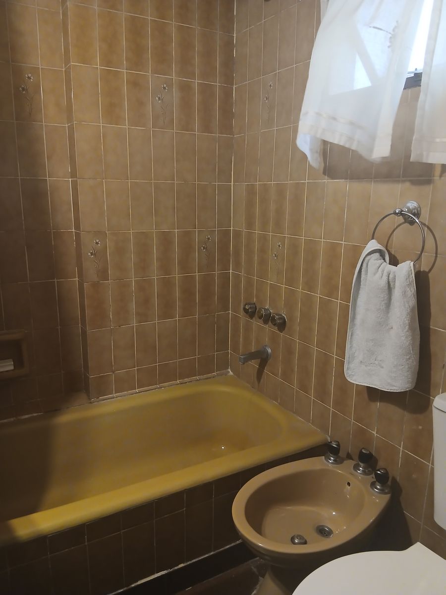 DEPARTAMENTO DE 2 AMBIENTES CON PATIO EN FLORES - 15