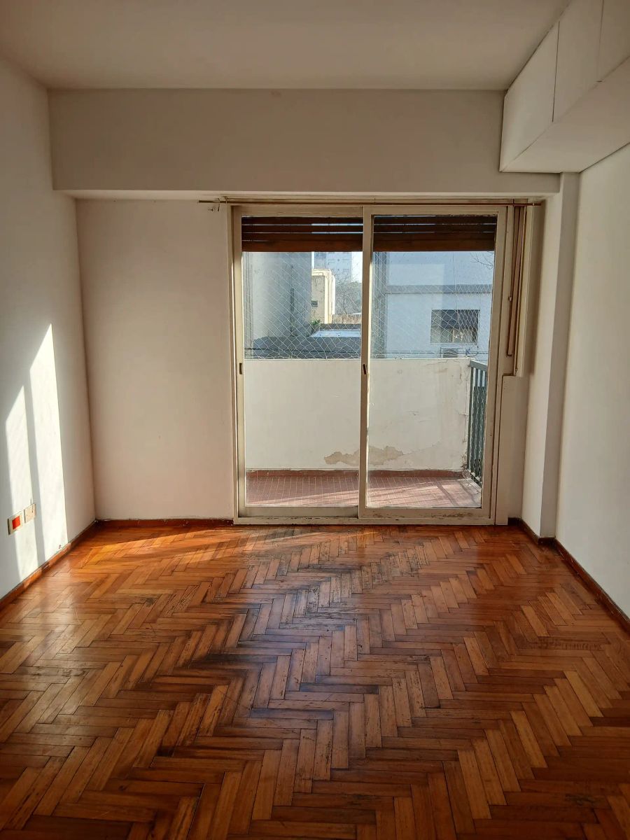 DEPARTAMENTO DE 3 AMBIENTES AL FRENTE CON BALCON CORRIDO - 1