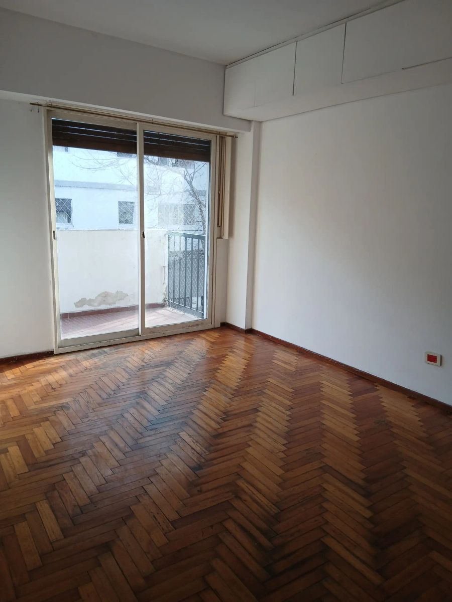 DEPARTAMENTO DE 3 AMBIENTES AL FRENTE CON BALCON CORRIDO - 2