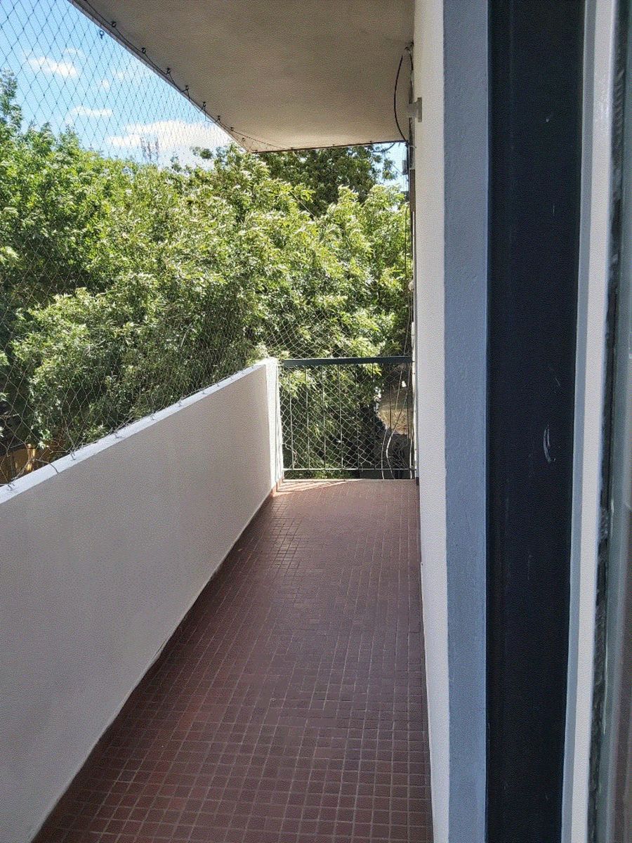 DEPARTAMENTO DE 3 AMBIENTES AL FRENTE CON BALCON CORRIDO - 4