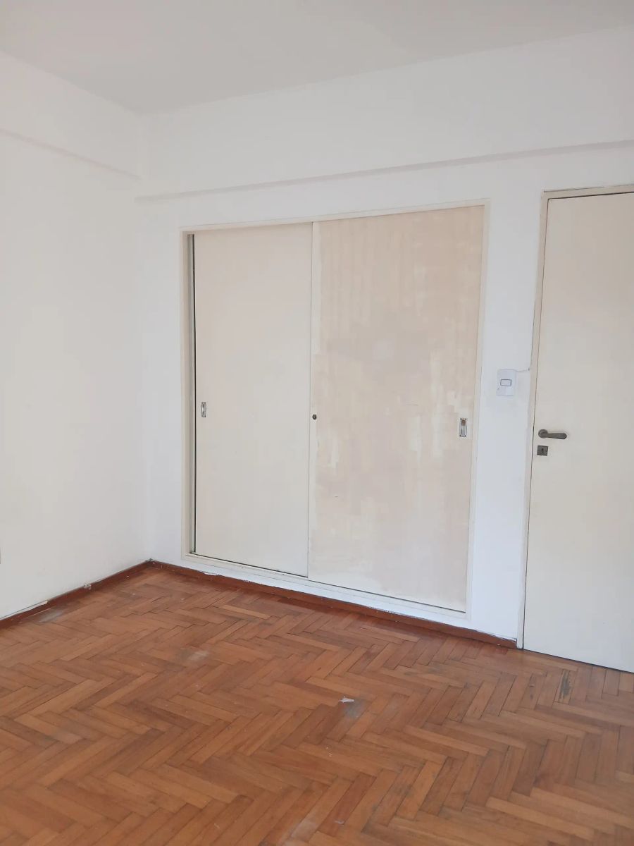 DEPARTAMENTO DE 3 AMBIENTES AL FRENTE CON BALCON CORRIDO - 7