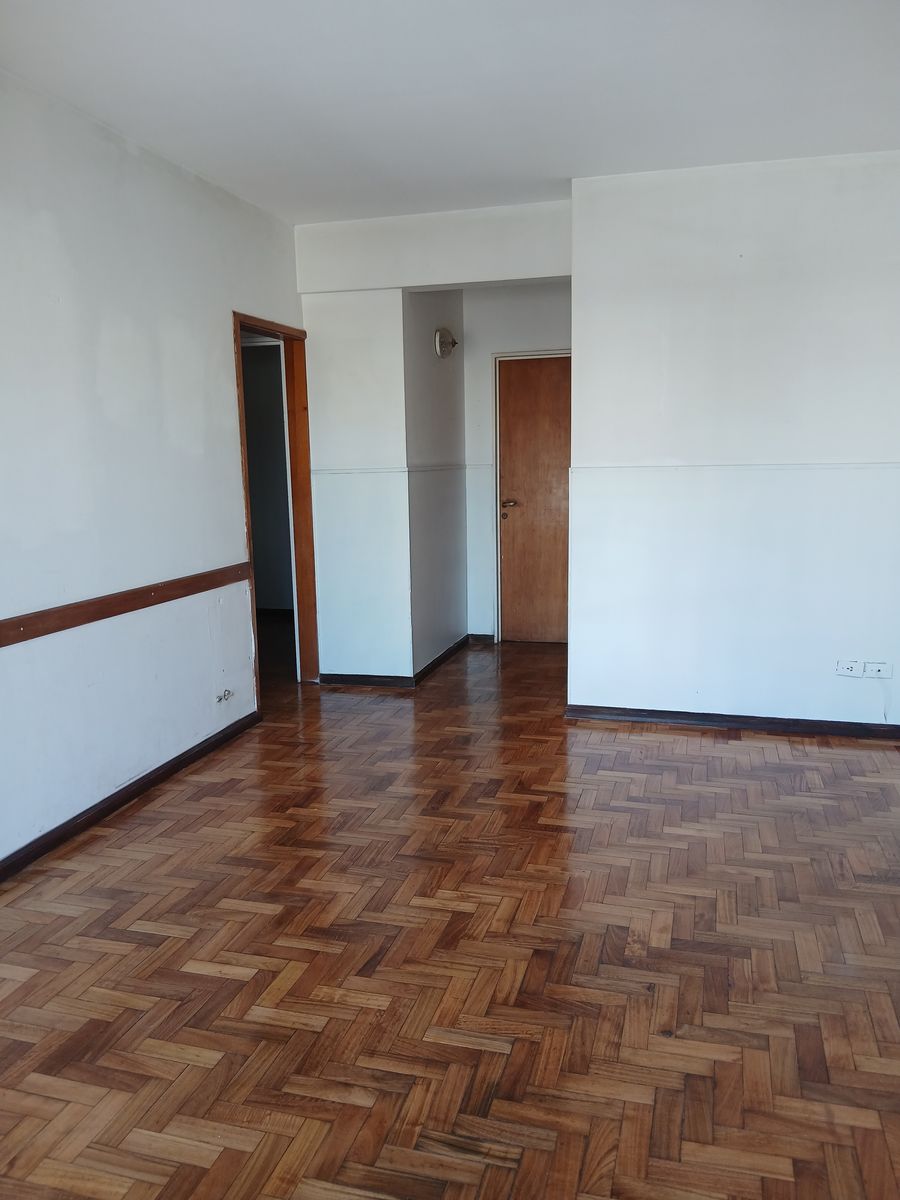 DEPARTAMENTO DE 3 AMBIENTES AMPLIOS CON BALCON EN FLORESTA - 3