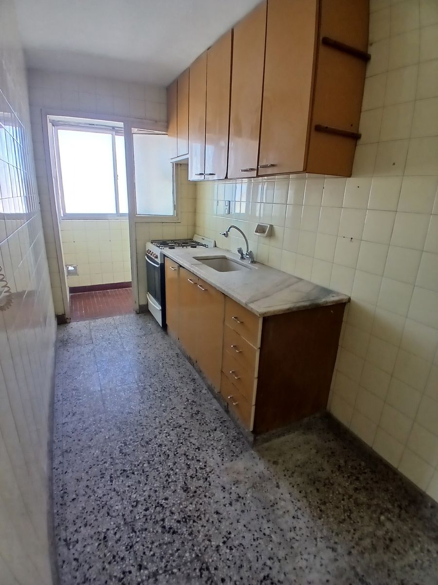 DEPARTAMENTO DE 3 AMBIENTES AMPLIOS CON BALCON EN FLORESTA - 7