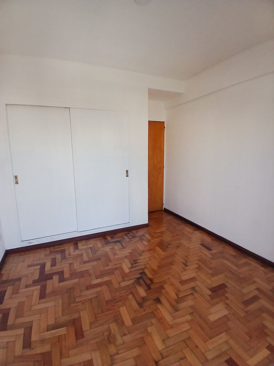DEPARTAMENTO DE 3 AMBIENTES AMPLIOS CON BALCON EN FLORESTA - 10
