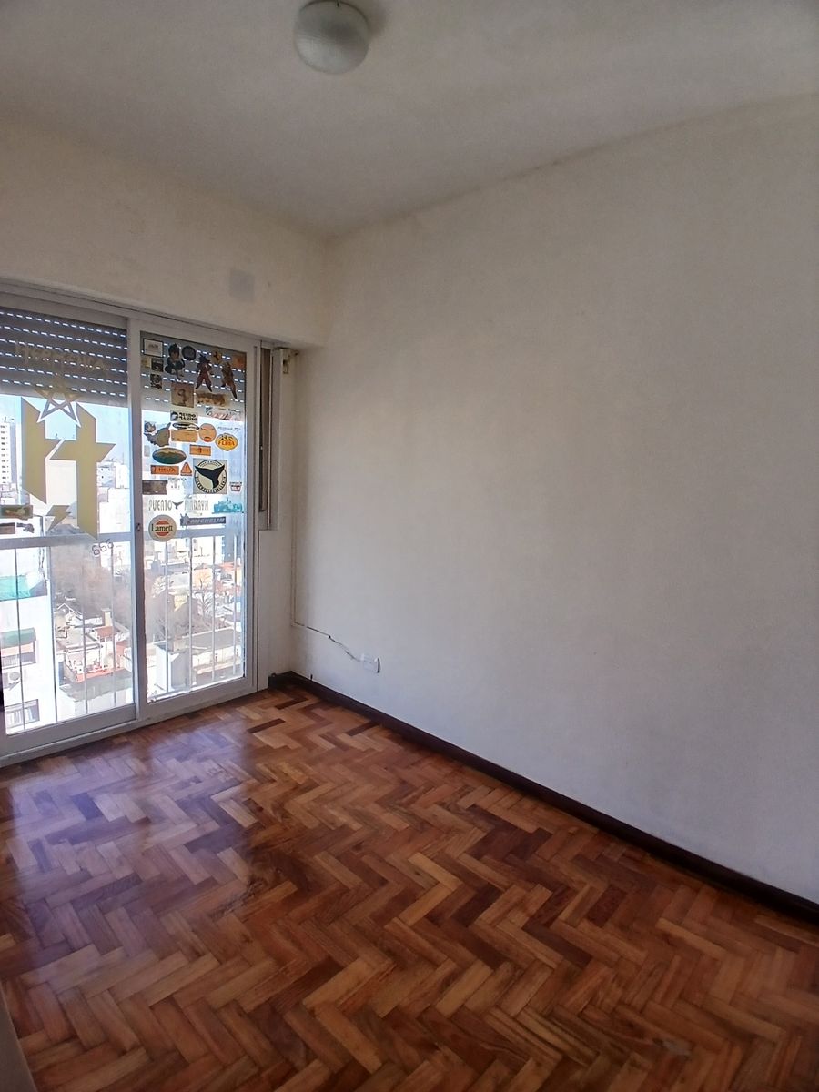DEPARTAMENTO DE 3 AMBIENTES AMPLIOS CON BALCON EN FLORESTA - 12