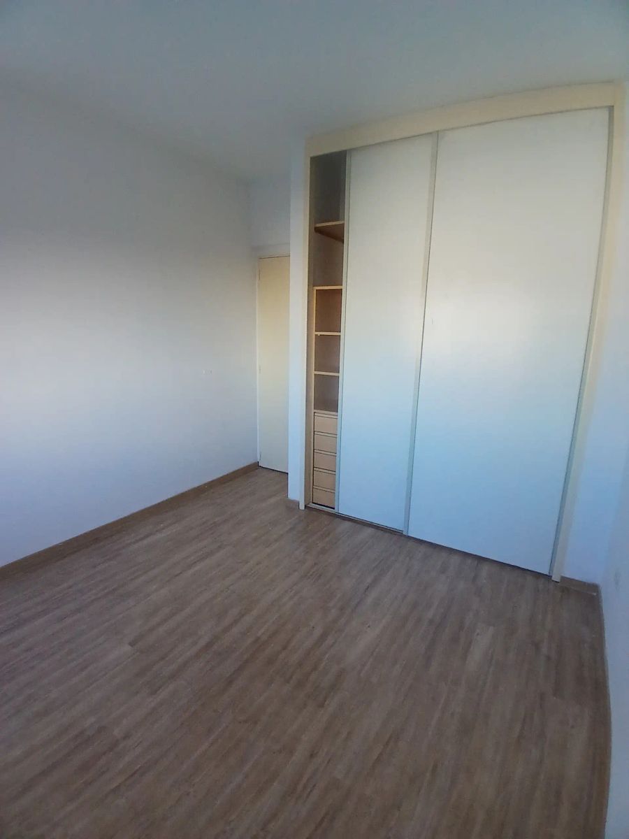 DEPARTAMENTO DE 4 AMBIENTES CON COCHERA CUBIERTA, EN EL EDIFICIO MAS BUSCADO DE FLORESTA, FRENTE A PLAZA VELEZ SARFIELD. - 19