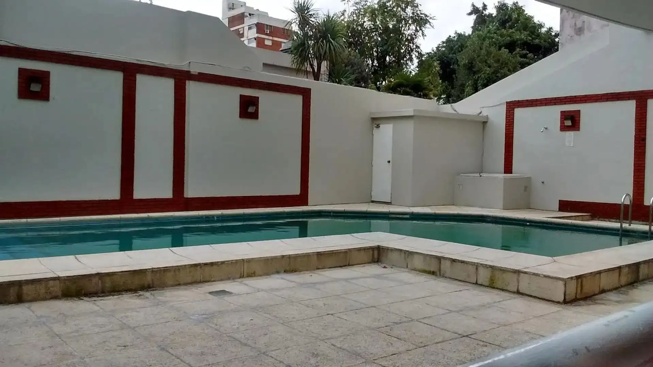 DEPARTAMENTO DE 4 AMBIENTES CON COCHERA CUBIERTA, EN EL EDIFICIO MAS BUSCADO DE FLORESTA, FRENTE A PLAZA VELEZ SARFIELD. - 24