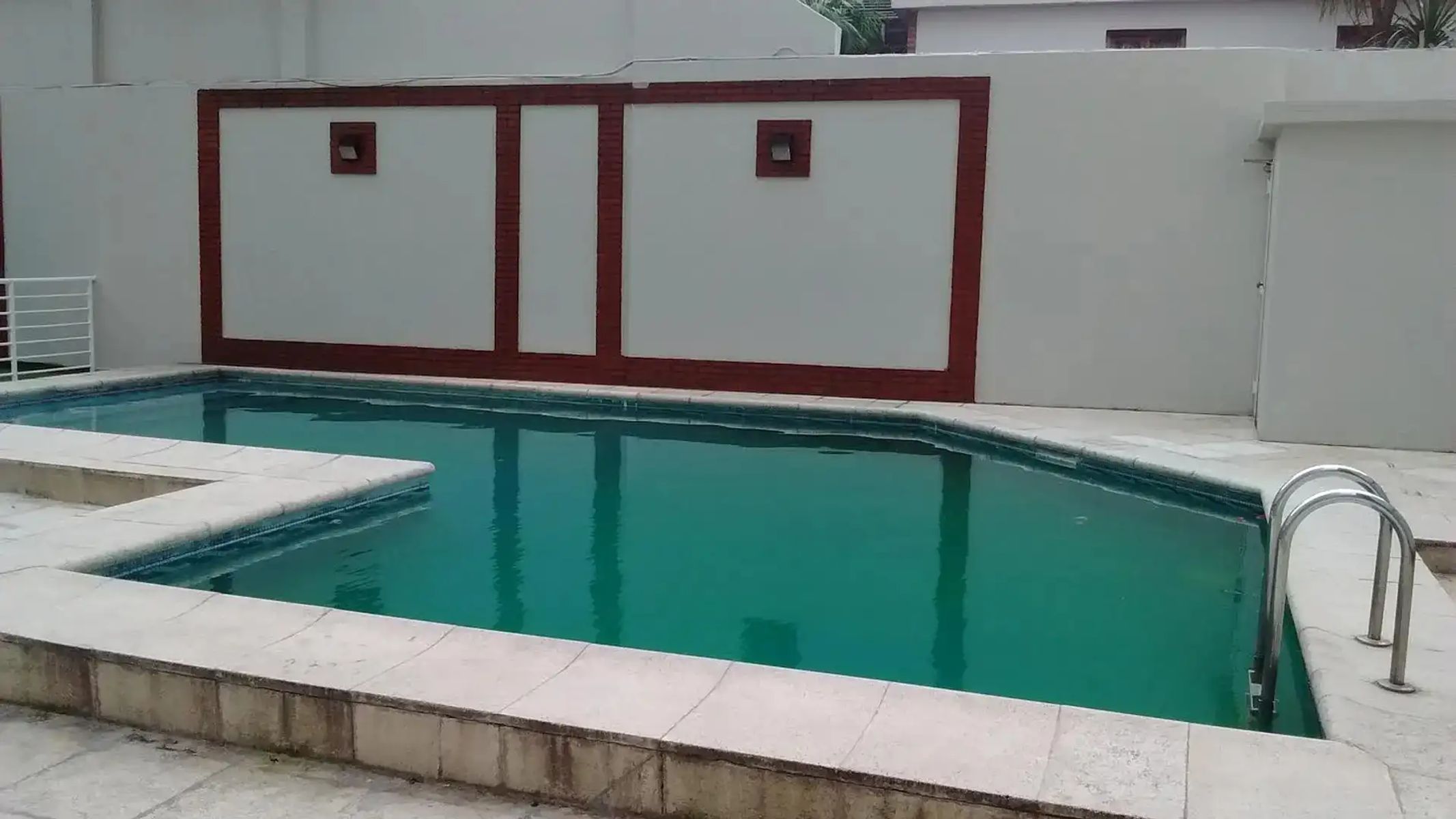 DEPARTAMENTO DE 4 AMBIENTES CON COCHERA CUBIERTA, EN EL EDIFICIO MAS BUSCADO DE FLORESTA, FRENTE A PLAZA VELEZ SARFIELD. - 25