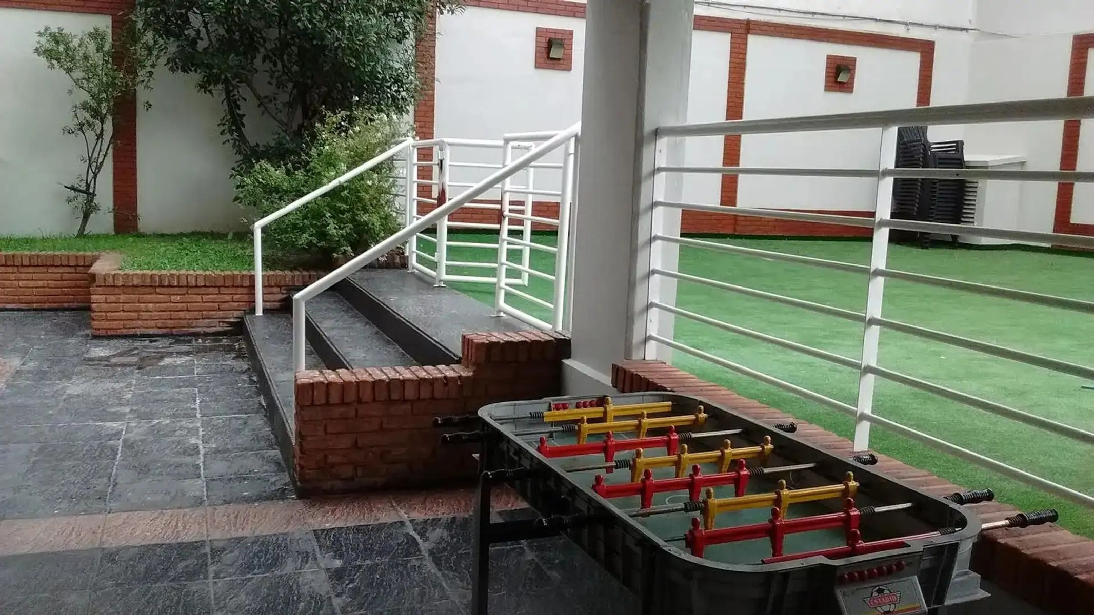 DEPARTAMENTO DE 4 AMBIENTES CON COCHERA CUBIERTA, EN EL EDIFICIO MAS BUSCADO DE FLORESTA, FRENTE A PLAZA VELEZ SARFIELD. - 28