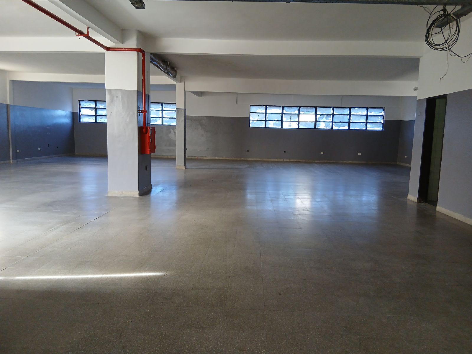 DEPOSITO DE TRES PLANTAS EN DOBLE LOTE. - 21