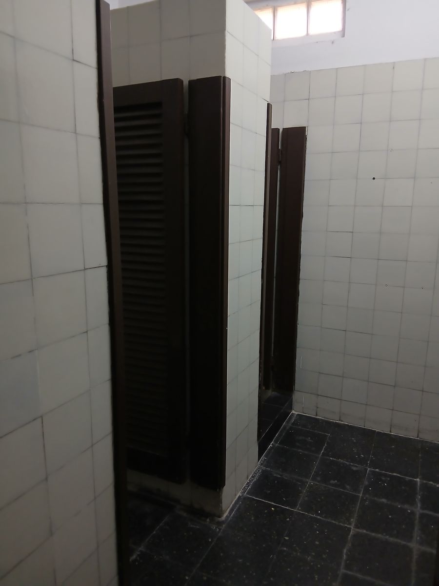 DEPOSITO DE TRES PLANTAS EN DOBLE LOTE. - 24