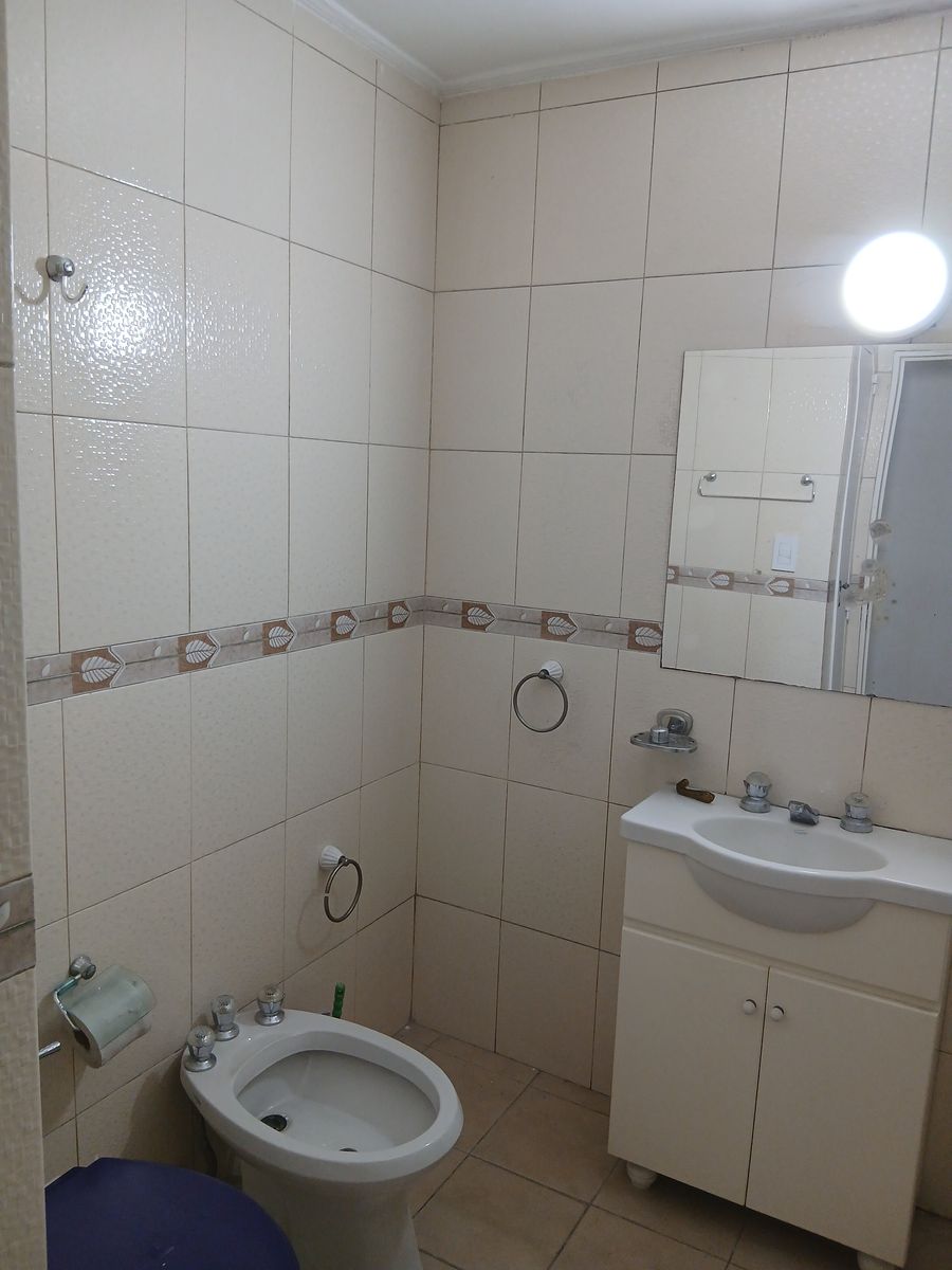 DEPARTAMENTO DE 4 AMBIENTES CON DEPENDENCIA Y ESPACIO GUARDACOCHES CUBIERTO. - 20
